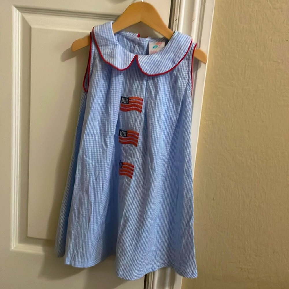 Cute American flag dress! In great condition!